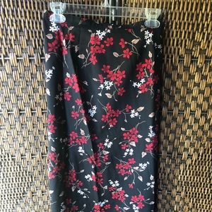 Jacqueline Smith Skirt Size Large in EEUC!